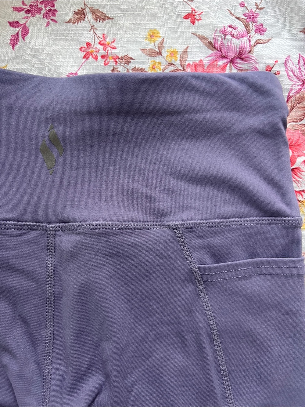 Pair of 2 Skechers biker shorts - Picture 4 of 8